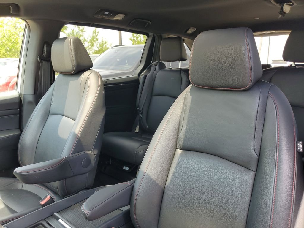 Used 2023  Honda Sport image 13