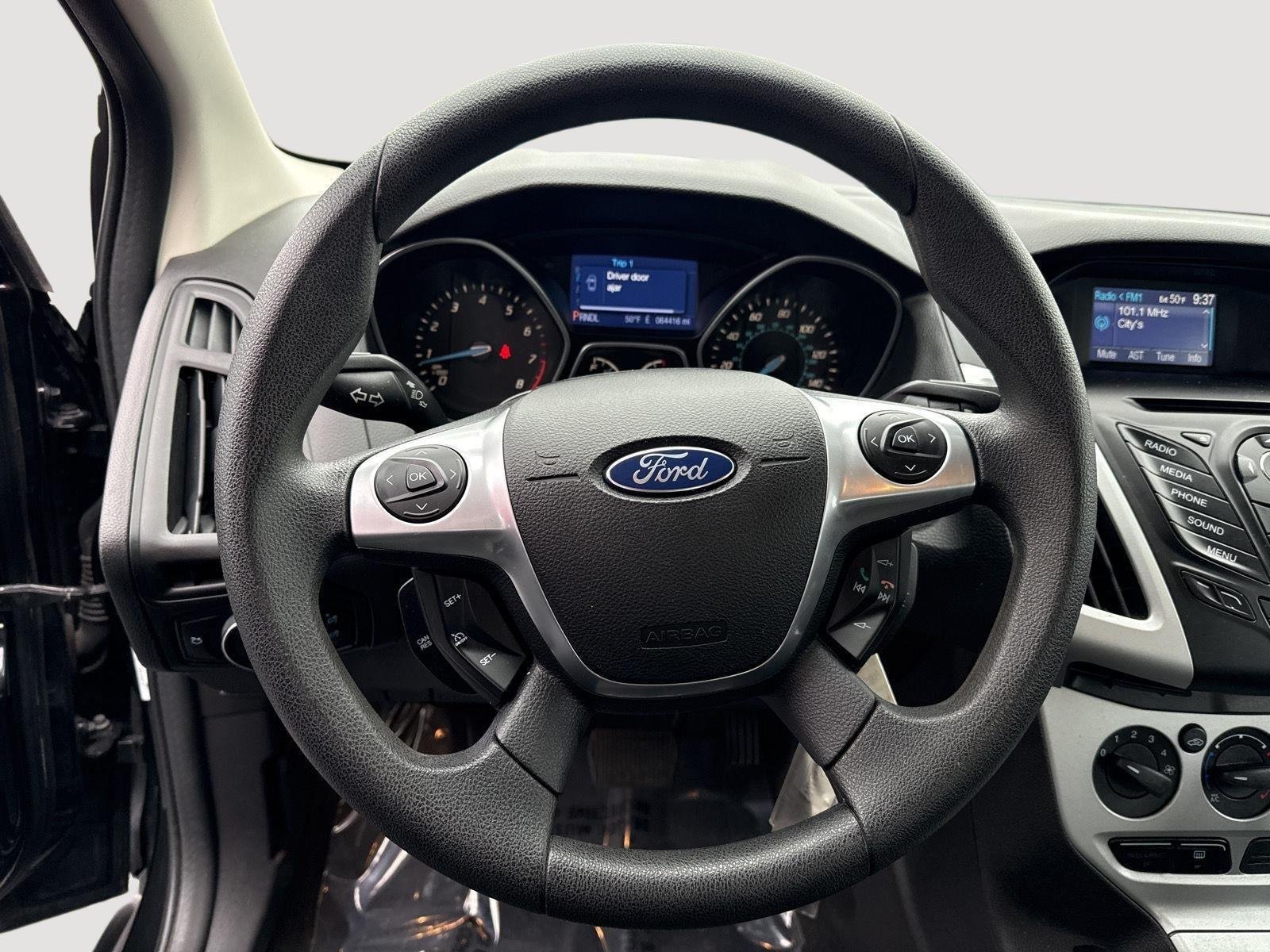Used 2013 Tuxedo Black Metallic Ford SE image 20