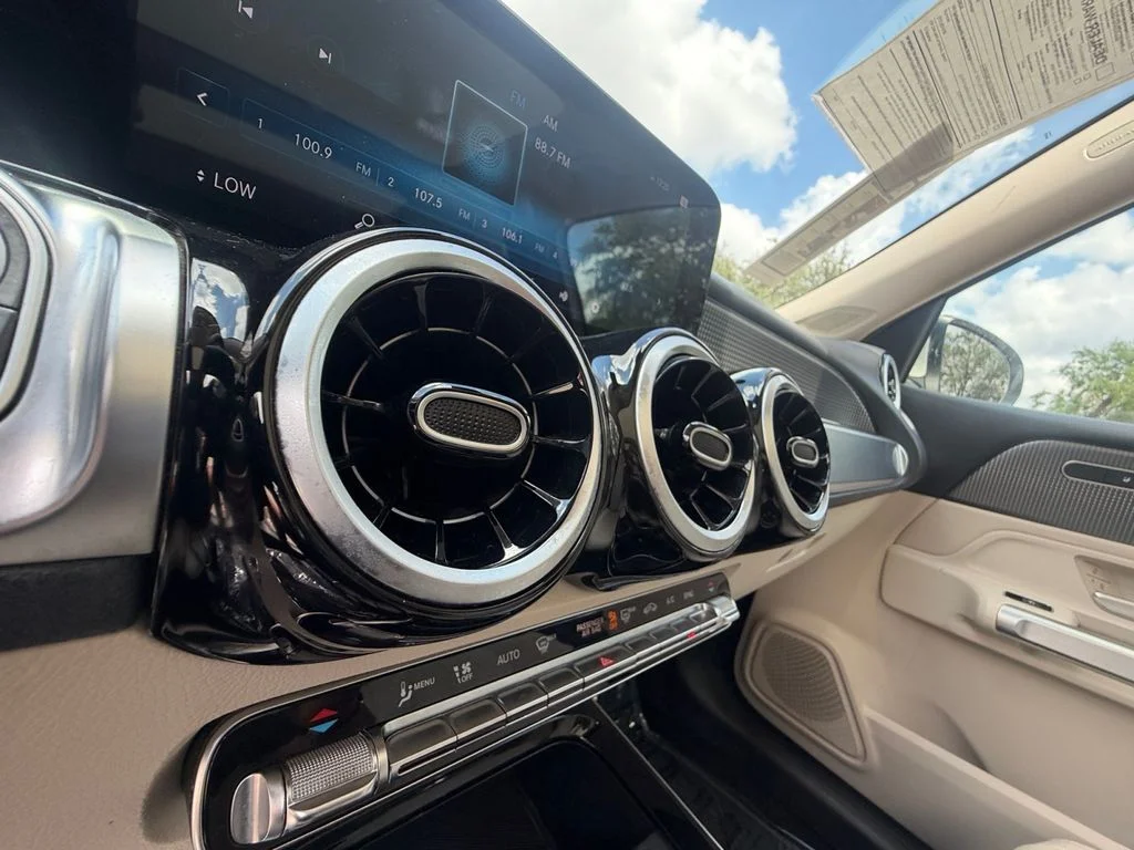 Used 2022  Mercedes-Benz GLB 250 image 23
