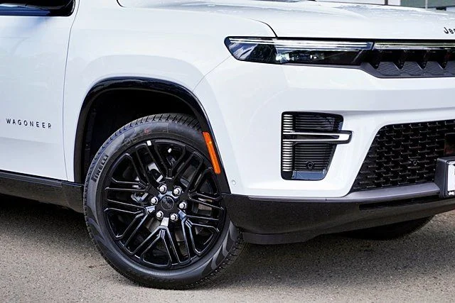 New 2026 Bright White Clearcoat Jeep Limited Reserve image 3