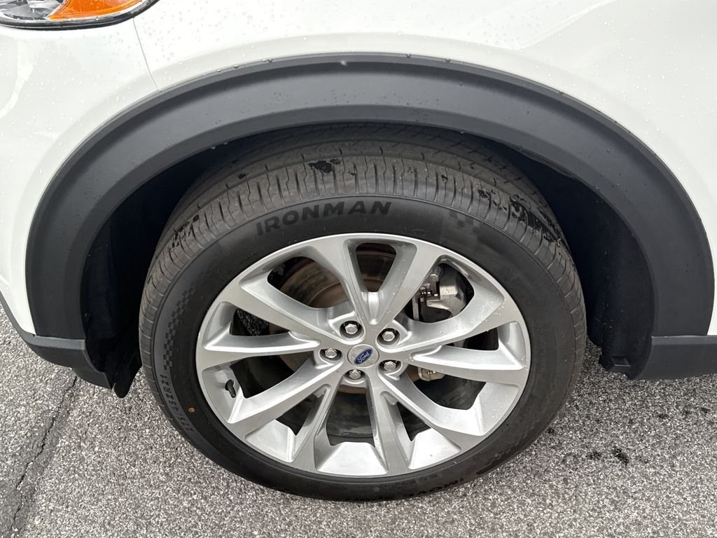Used 2023 White Ford Platinum image 9