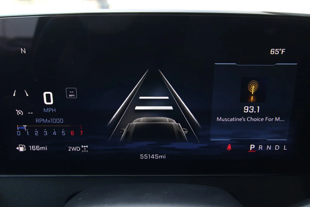 Used 2025 Gray Chevrolet LT image 41