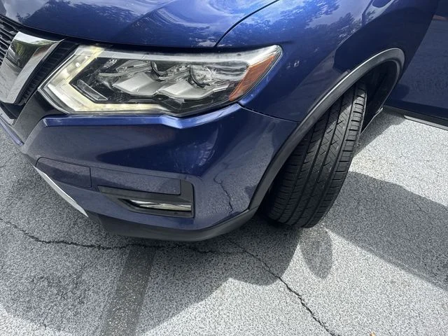 Used 2019 Blue Nissan SL image 33