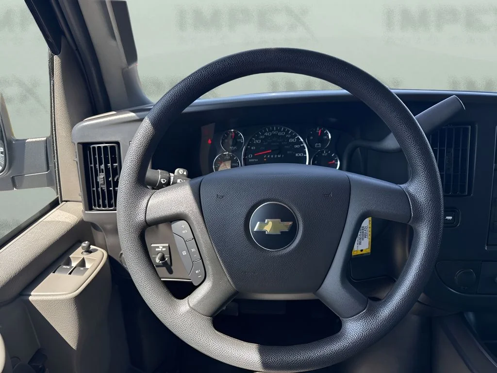 Used 2025 White Chevrolet LT image 13