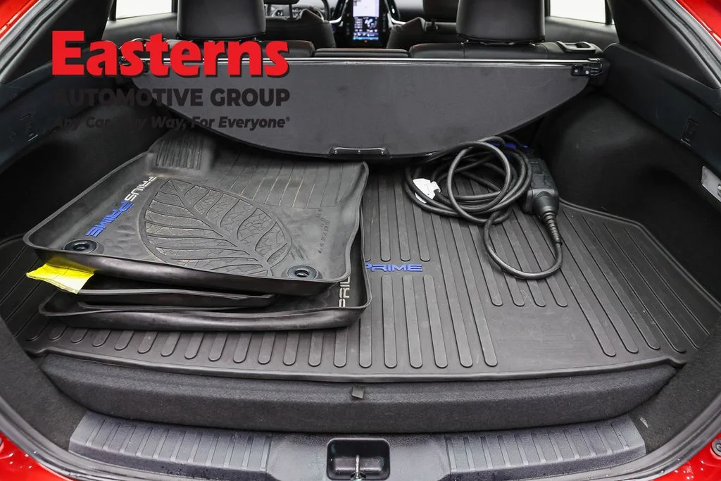 Used 2018 Red Toyota Advanced image 9