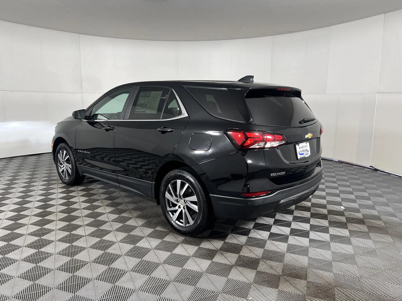 Used 2024 Mosaic Black Metallic Chevrolet LT image 21