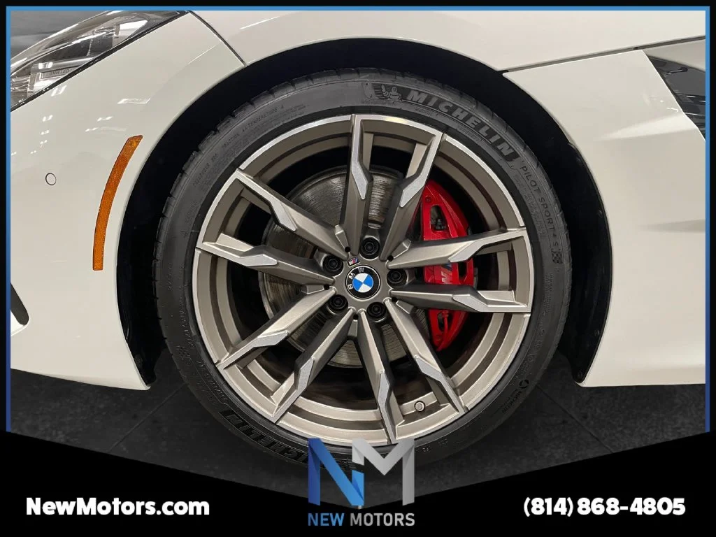 Used 2022 Alpine White BMW sDrive M40i image 14