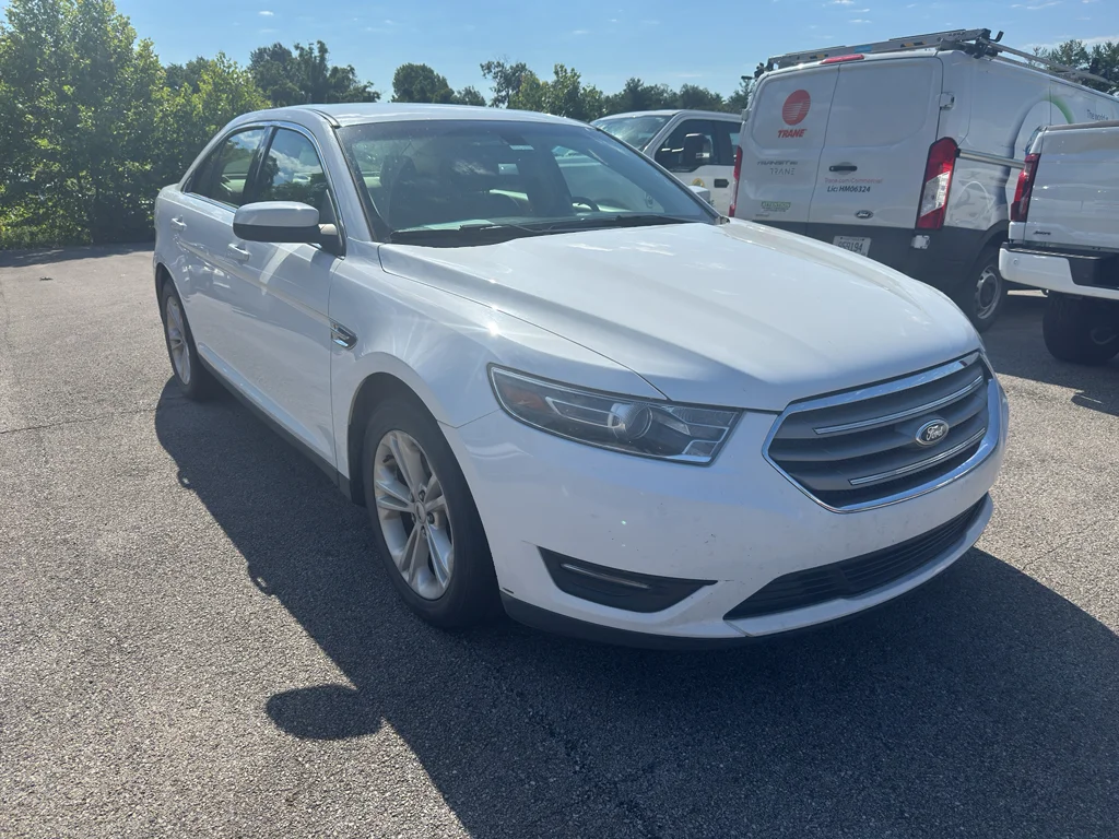 Used 2015 White Ford SEL image 2