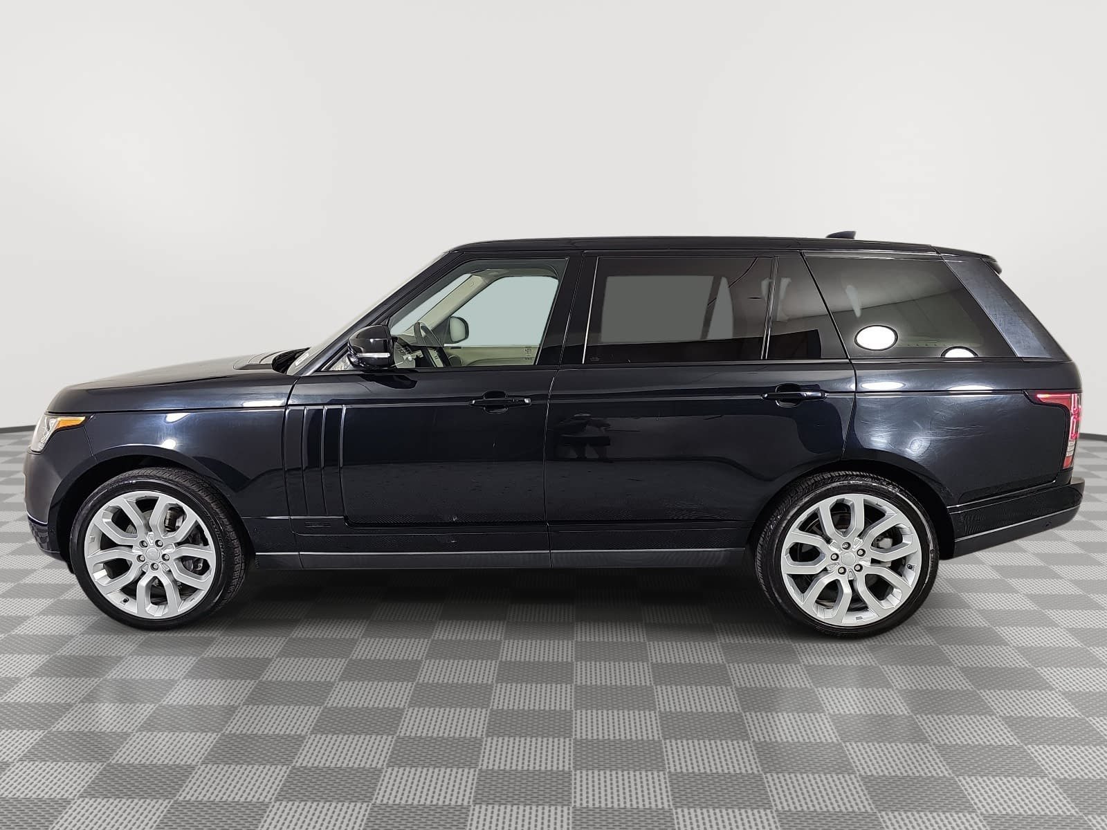Used 2017 Black Land Rover 5.0L V8 Supercharged image 5