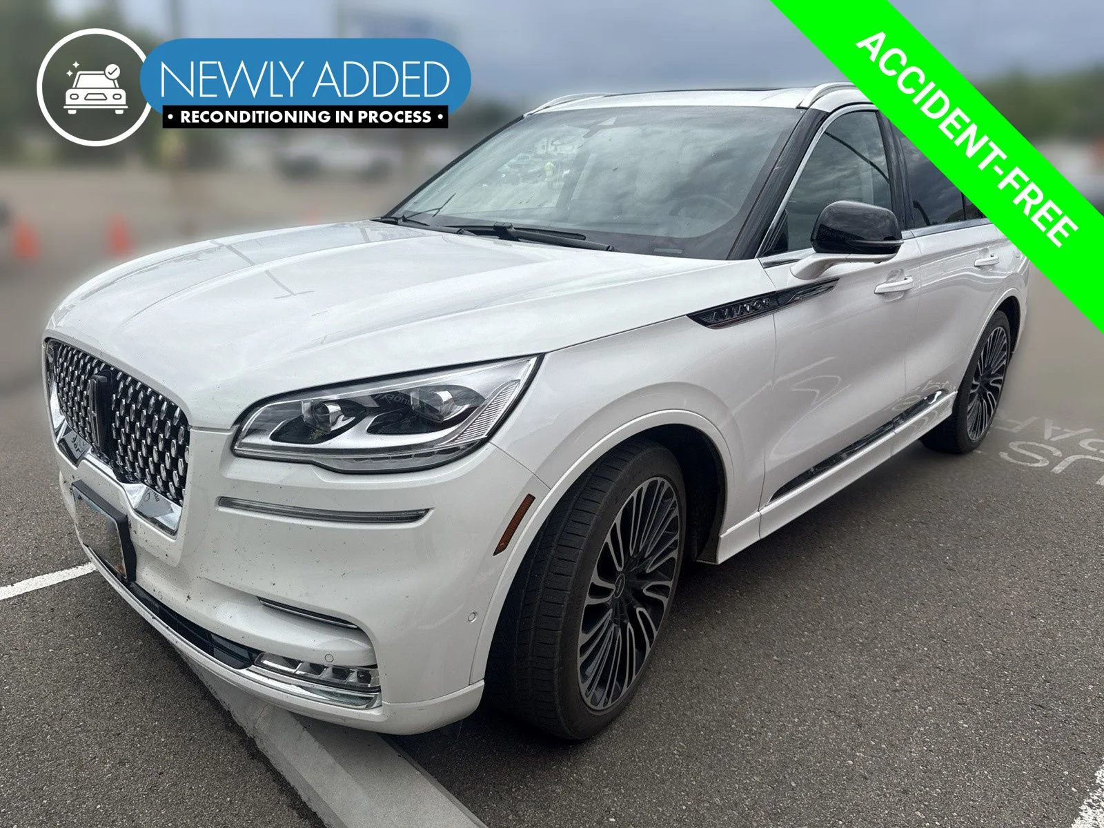 Used 2023 White Lincoln Black Label image 1