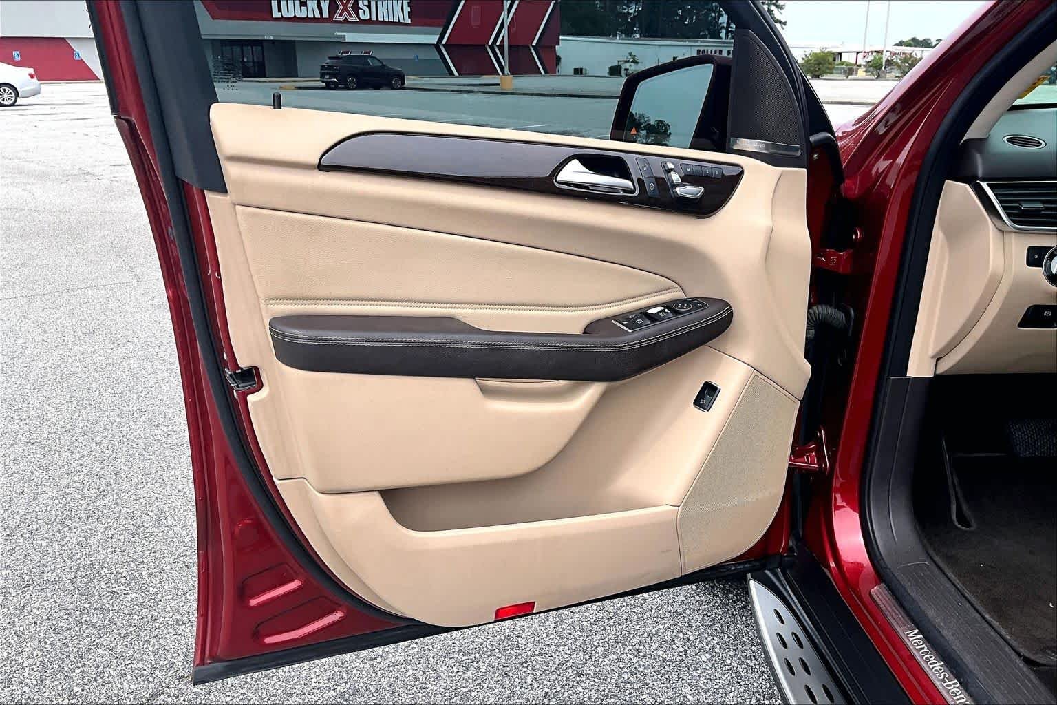 Used 2016 designo Cardinal Red Metallic Mercedes-Benz GLE 350 image 22