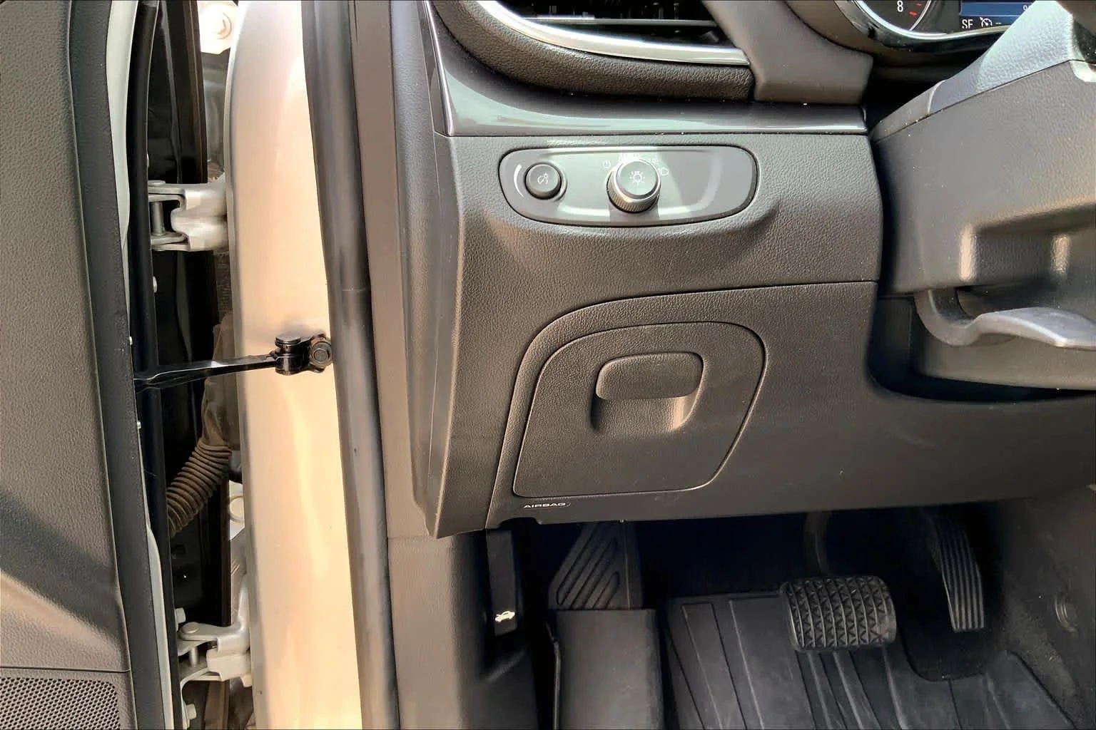 Used 2021 Includes (MDP) Anthracite lower exterior accent color, Paint code W598F. Buick Preferred image 32