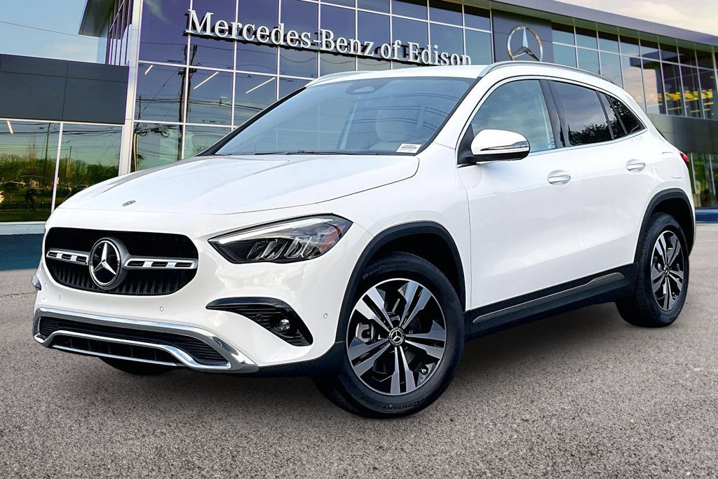 New 2026 White Mercedes-Benz GLA 250 image 2