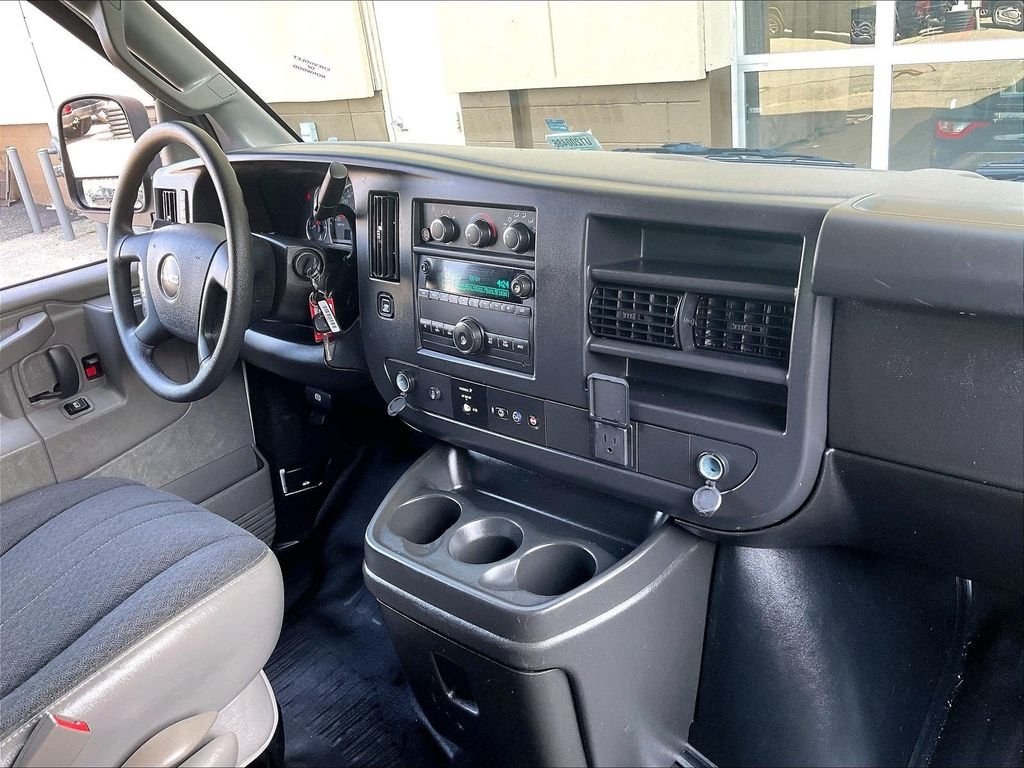 Used 2025 White GMC Work Van image 14
