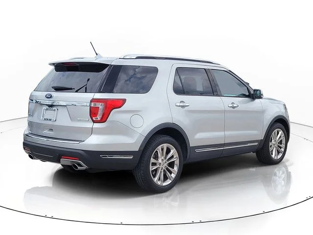 Used 2018 Silver Ford Limited image 5