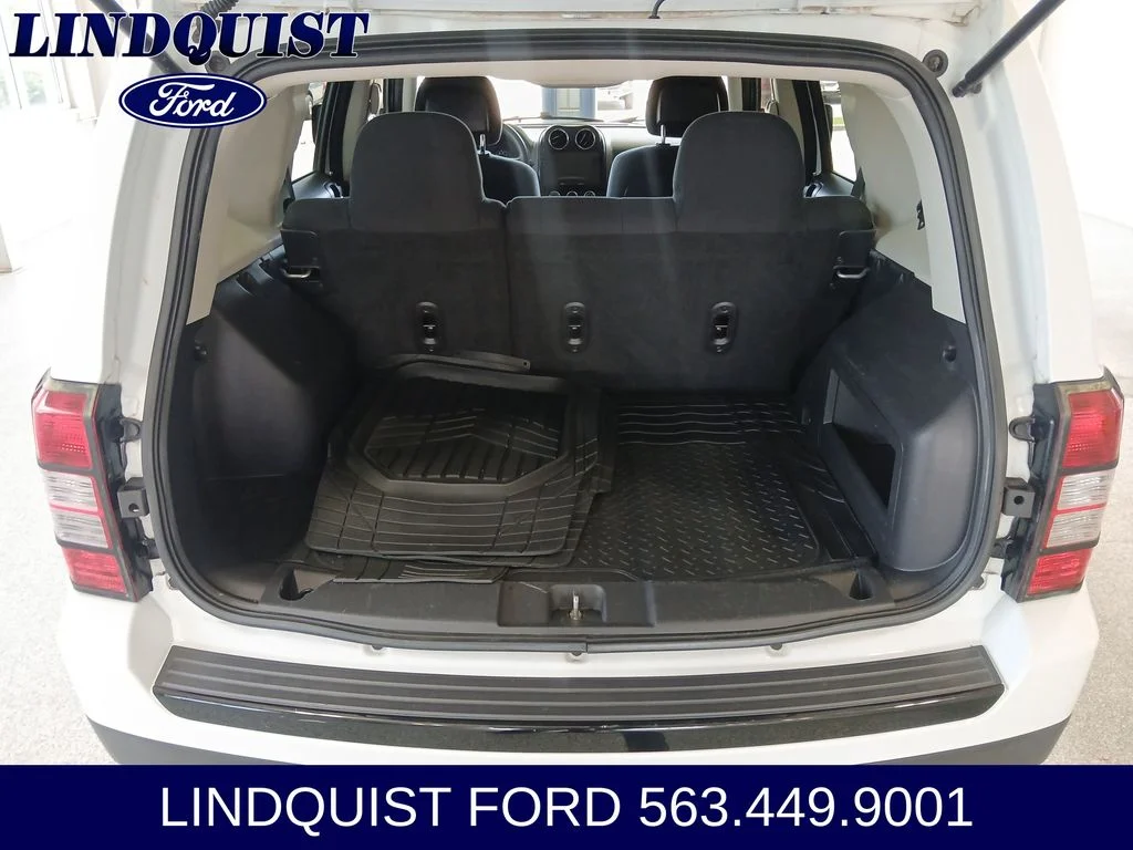 Used 2015 Bright White Clearcoat Jeep Sport image 21