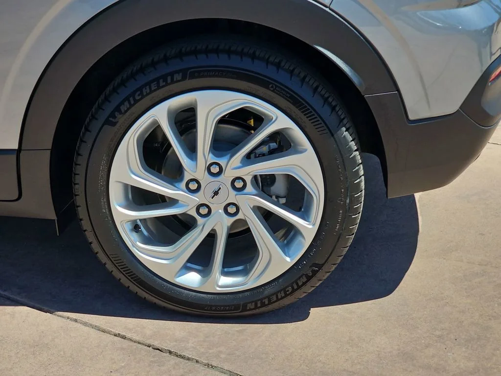2027 Chevrolet Bolt LT - Photo 37
