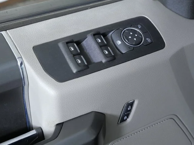Used 2016 Blue Ford XLT image 18