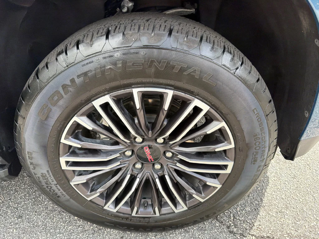 Used 2025 Blue GMC Elevation image 12