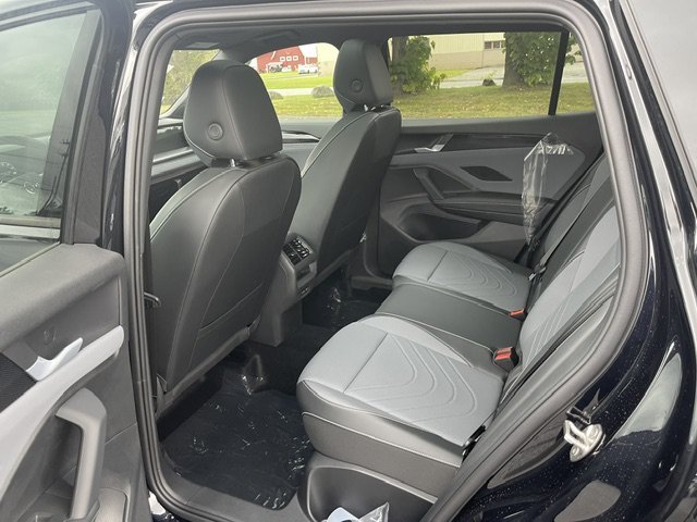 New 2026 Deep Black Pearl Volkswagen 2.0T SE R-Line Black image 11