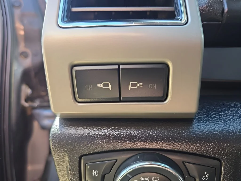 Used 2021 Carbonized Gray Metallic Ford LARIAT image 37