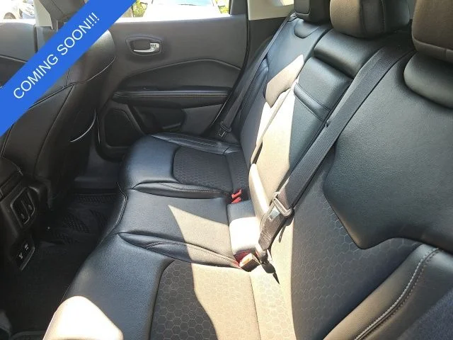 Used 2017 White Jeep Latitude image 18