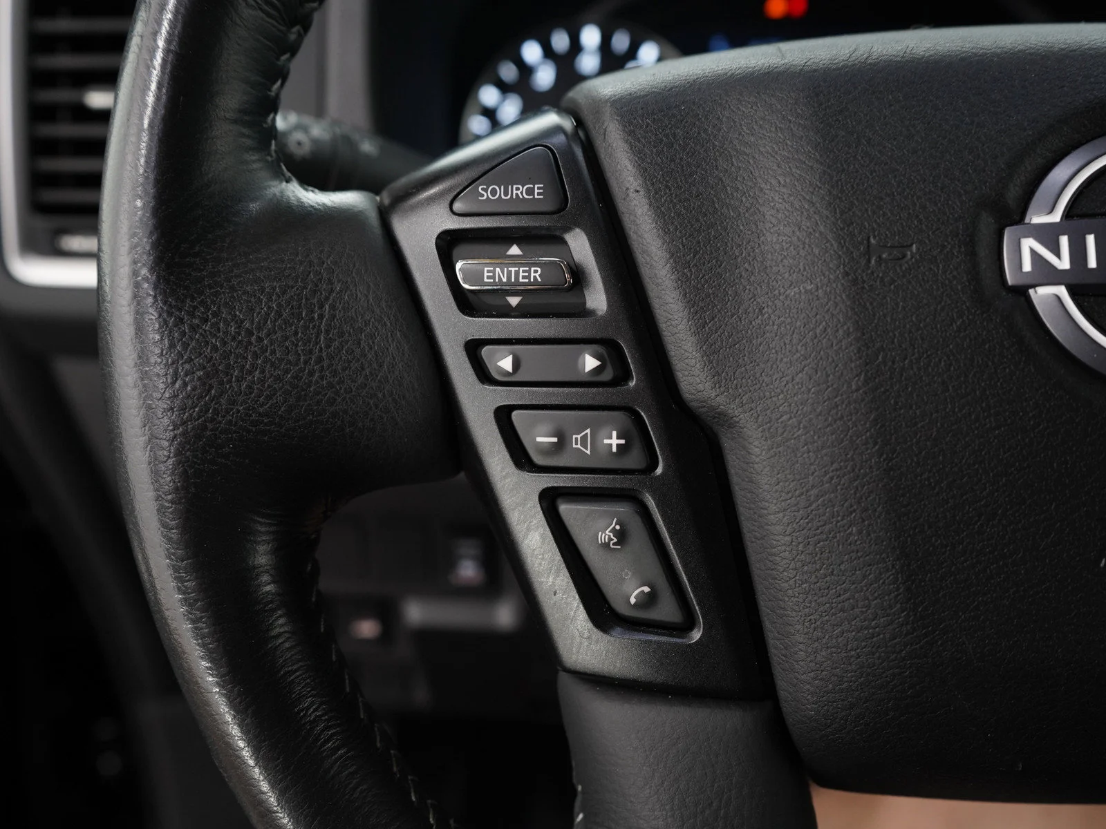 Used 2023 Super Black Nissan SV image 28