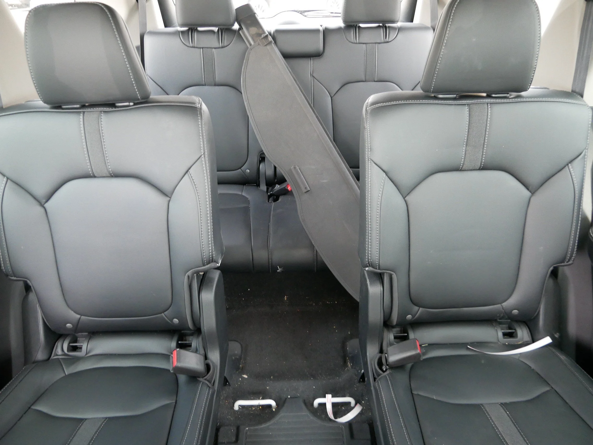 Used 2023 Platinum White Pearl Honda EX-L 8 Passenger image 13