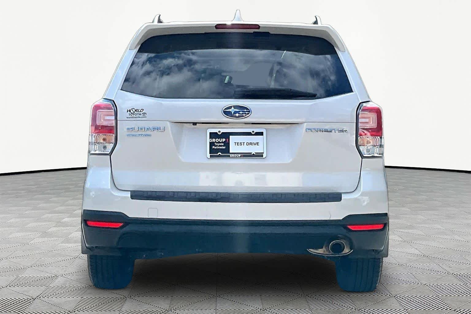Used 2018 Crystal White Pearl Subaru Limited image 5