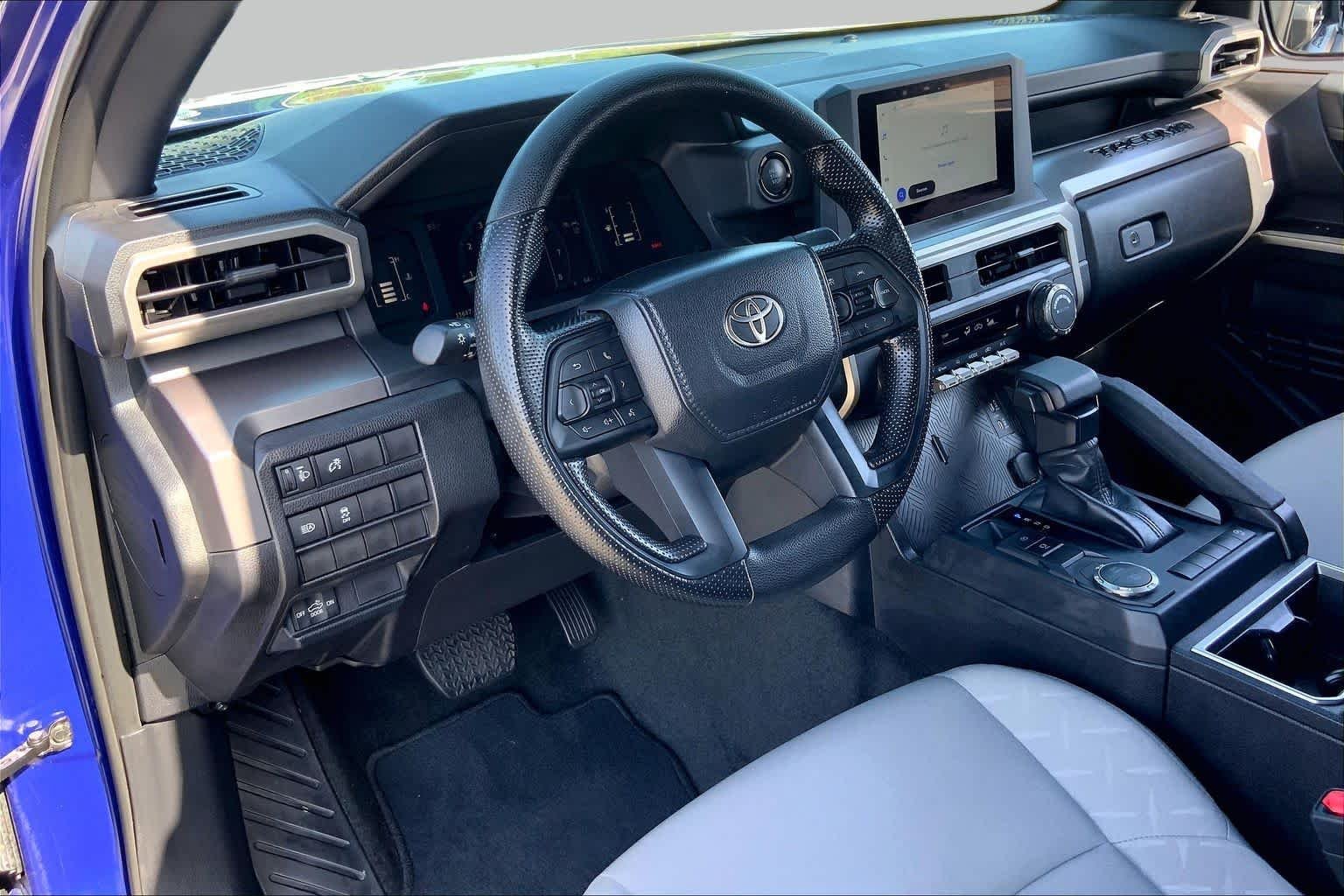 Certified Used 2025 Blue Crush Metallic Toyota SR5 image 17