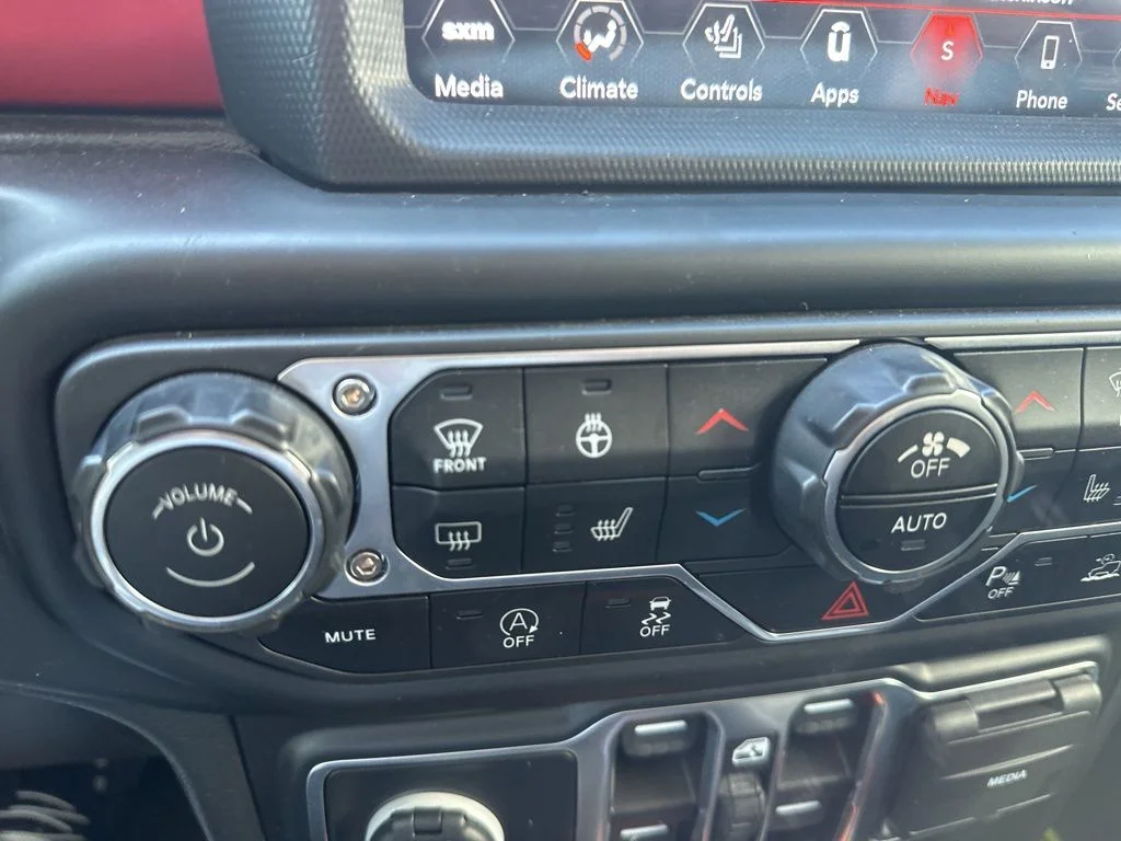 Certified Used 2022 Gray Jeep Unlimited Rubicon image 17