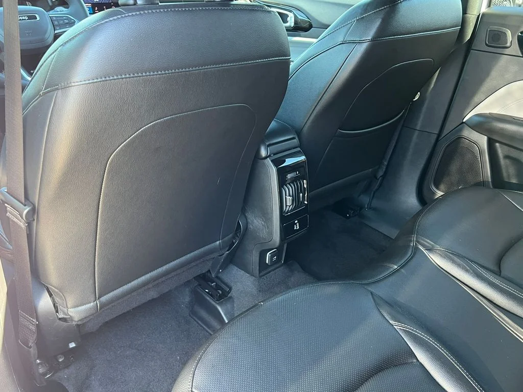 Used 2025 White Jeep Limited image 37