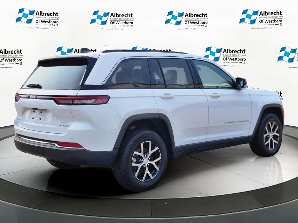 New 2025 Bright White Clear-Coat Exterior Paint Jeep Limited image 5