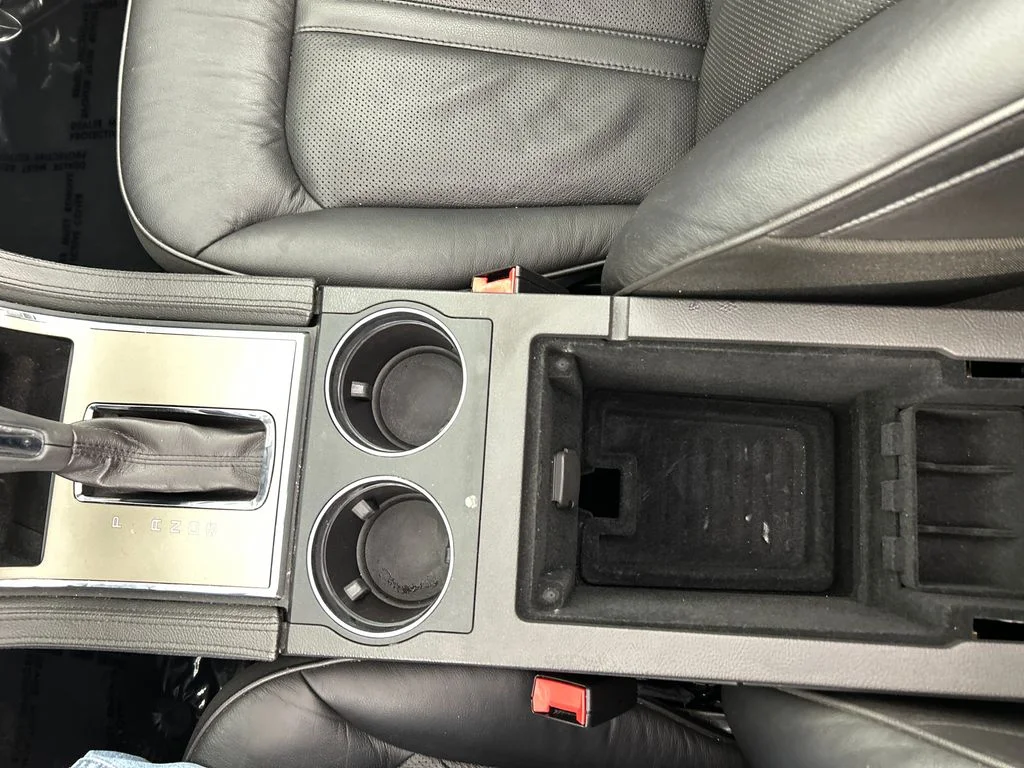 Used 2014 Silver Lincoln Base image 15