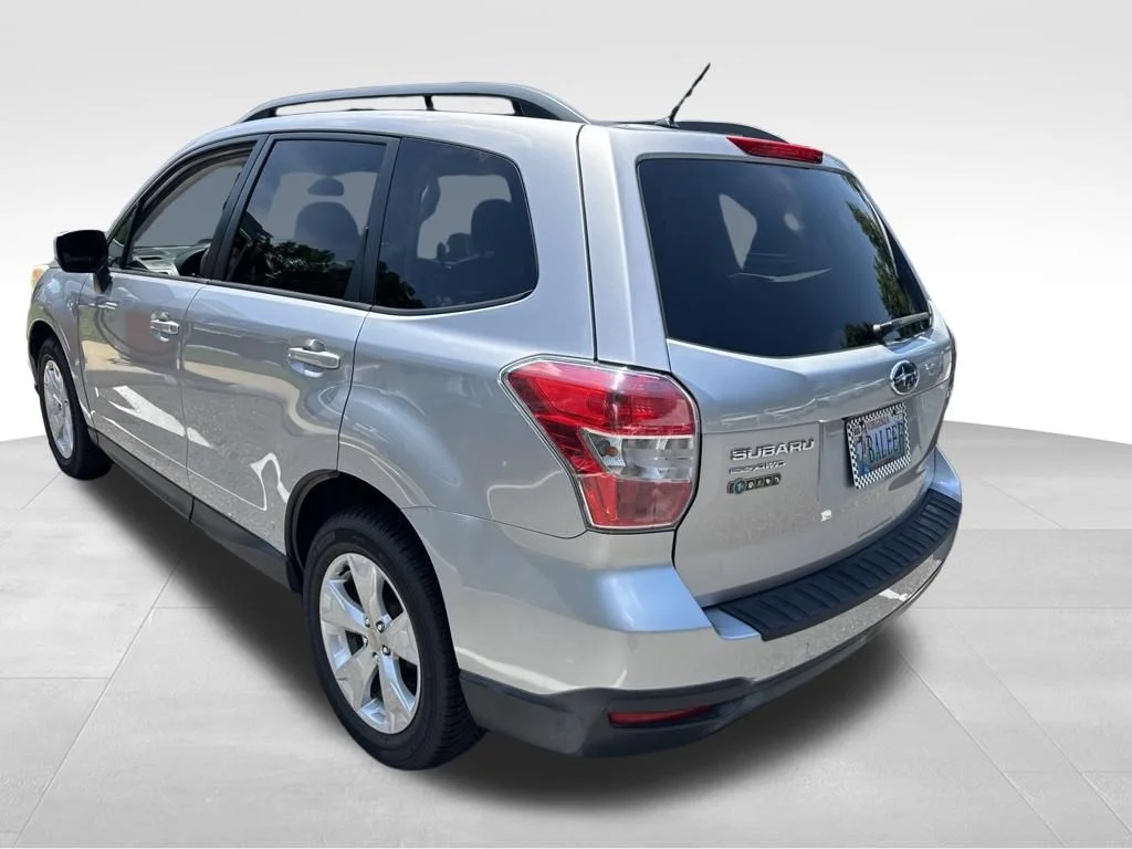 Used 2015 Silver Subaru 2.5i Premium image 7