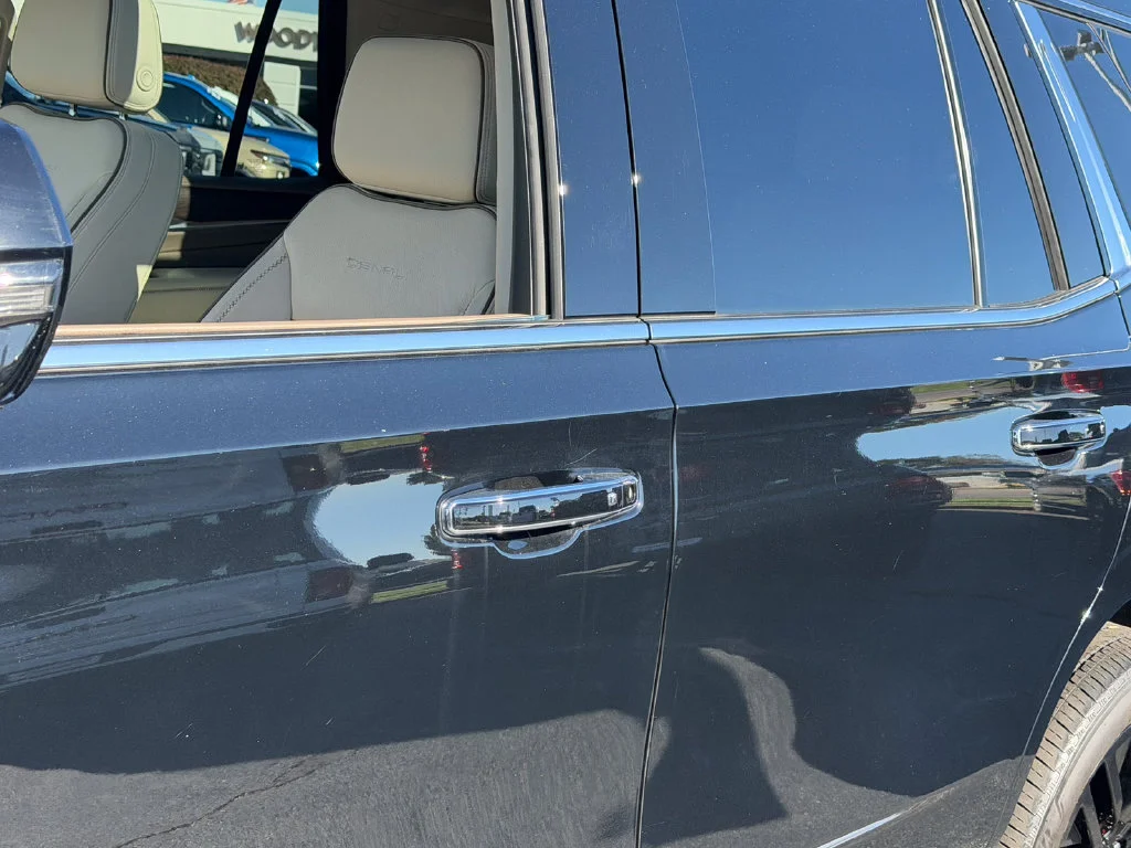 2023 GMC Yukon Denali - Photo 24