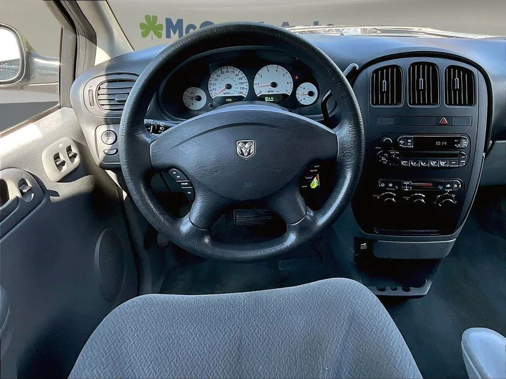 Used 2005 Blue Dodge SE image 10