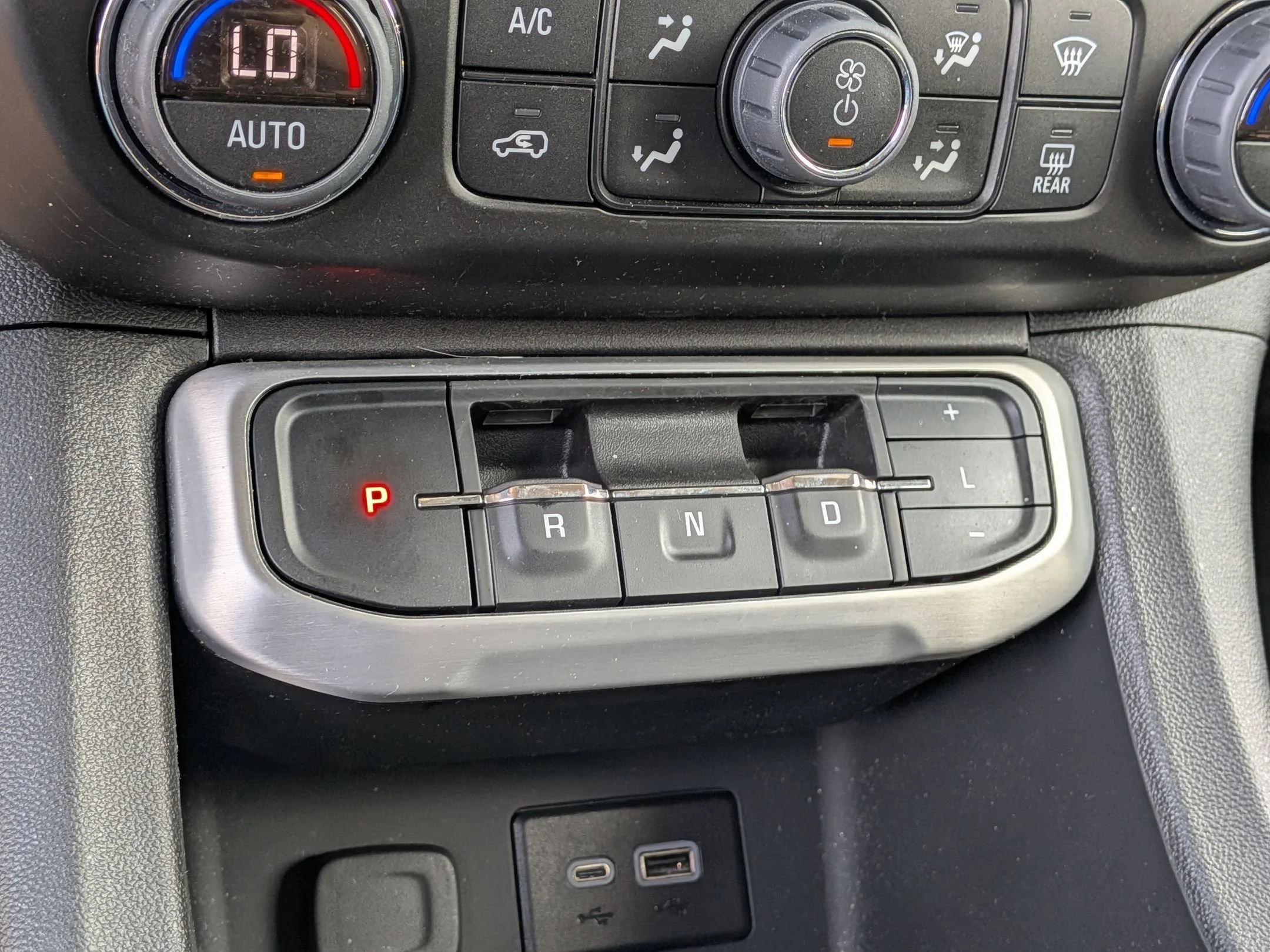 Used 2023 Sterling Metallic GMC SLE image 15