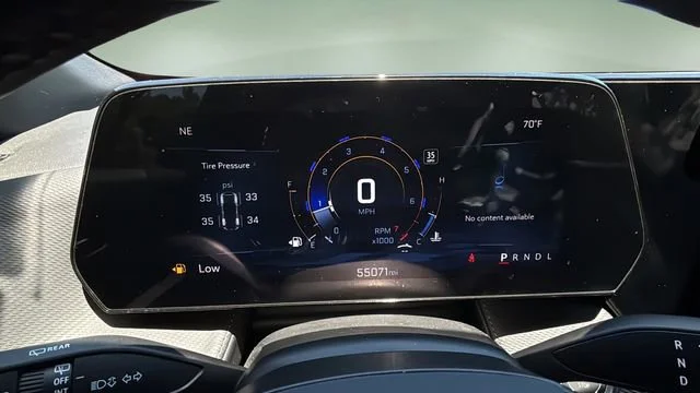 Used 2025 Summit White Chevrolet LT image 13