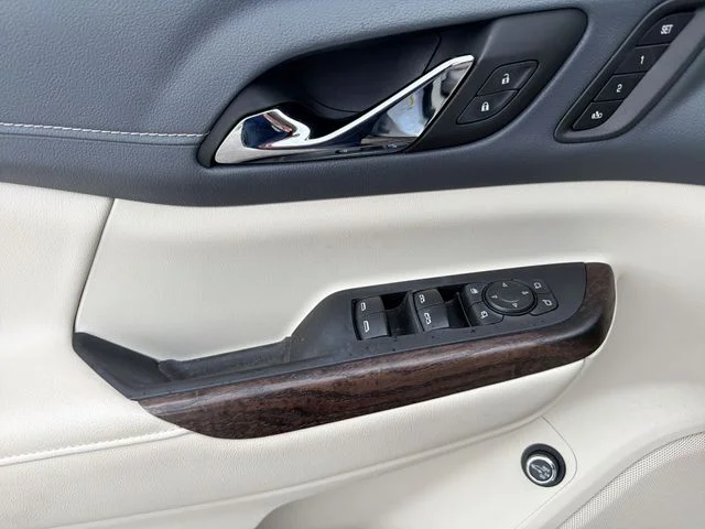 Used 2023 White GMC Denali image 16