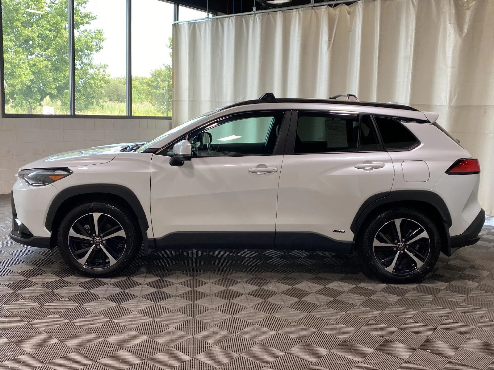 Used 2024 Wind Chill Pearl Toyota XSE image 6