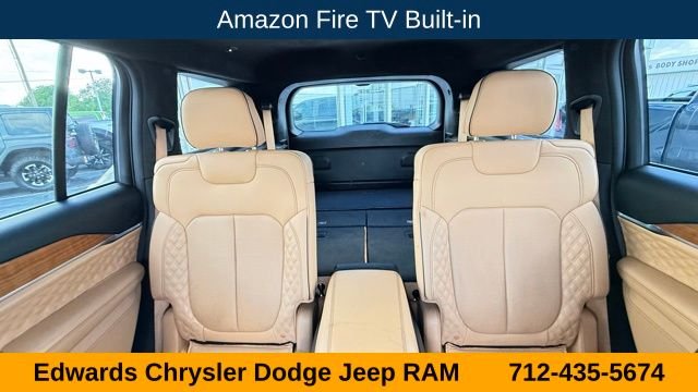 Used 2025 White Jeep Summit image 30