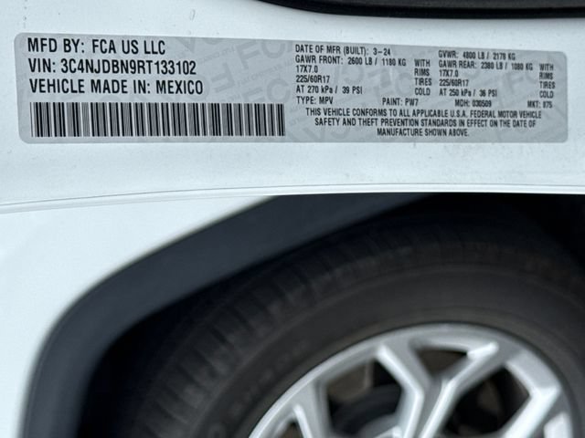 Used 2024 Bright White Clearcoat Jeep Latitude image 25