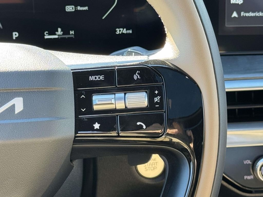 Used 2026 Green Kia X-Line SX Prestige image 22