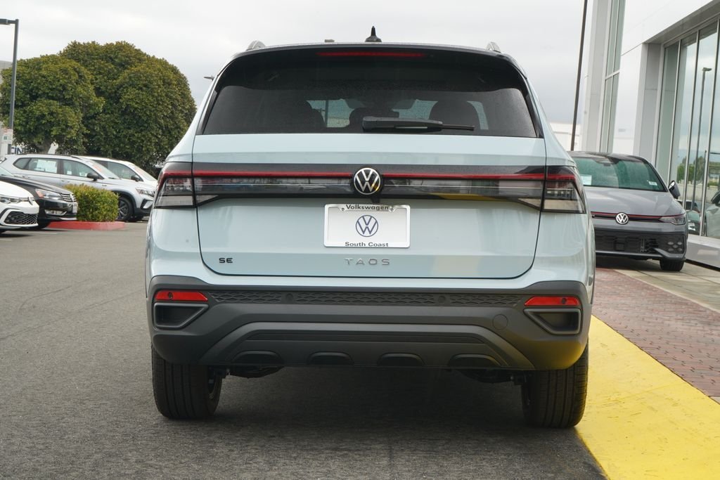 New 2026 Monument Gray W/Deep Black Roof Volkswagen 1.5T SE Black image 4