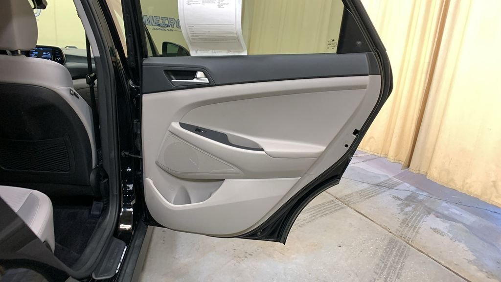 Used 2019 Black Noir Pearl Hyundai Value image 12