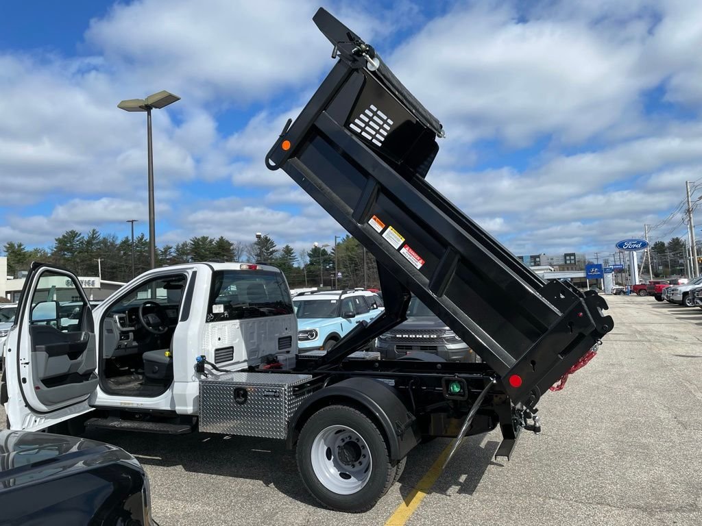 New 2026 Oxford White Ford F-550® XL image 26