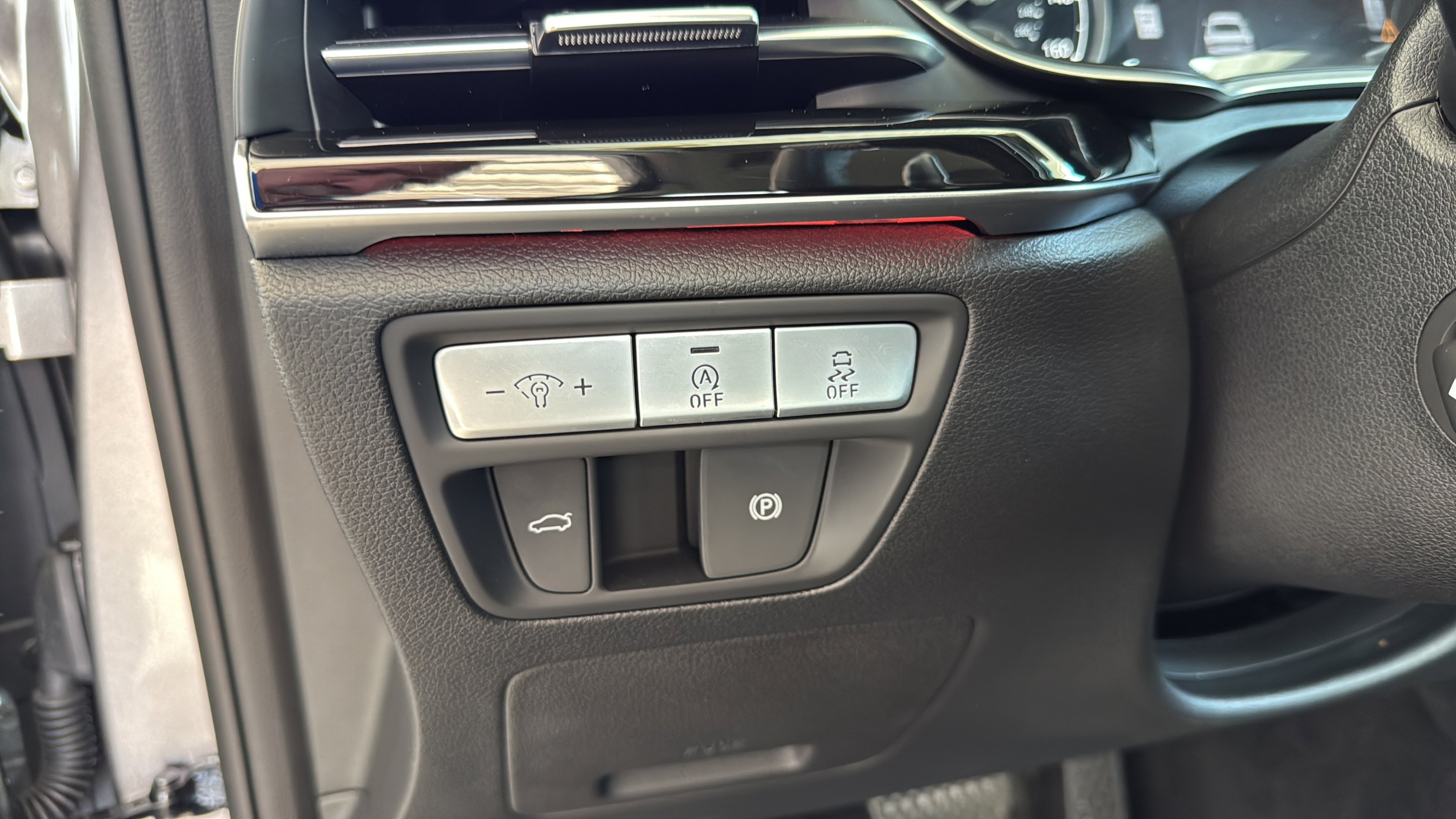 Used 2023 Savile Silver Genesis 2.5T image 13