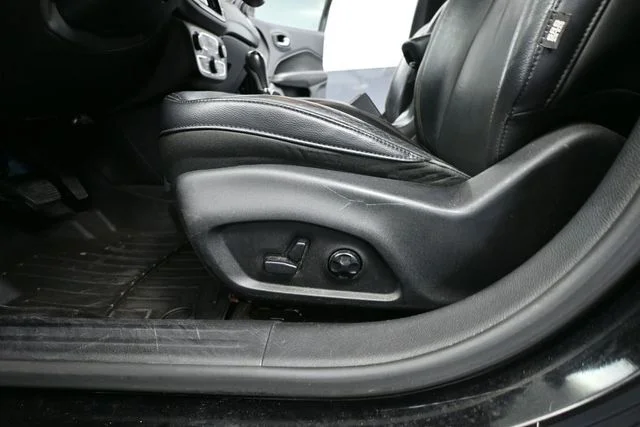 Used 2017 Black Jeep Limited image 20