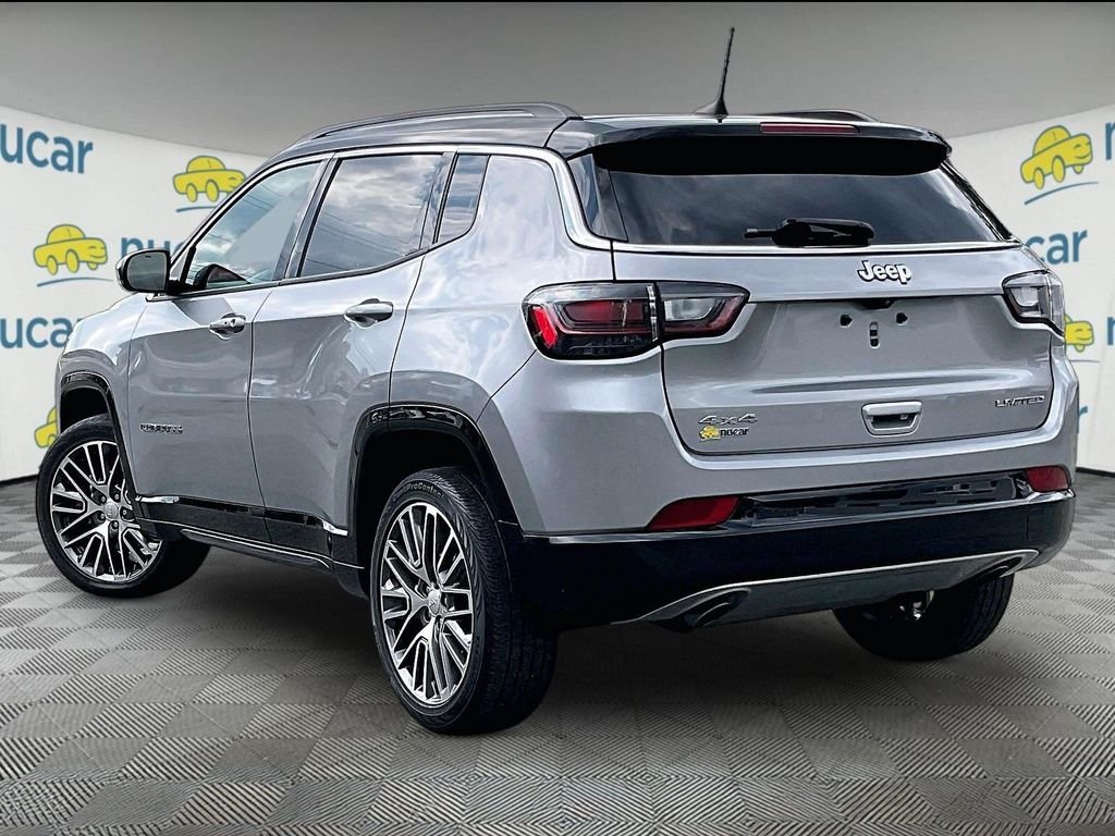 Used 2023 Silver Jeep Limited image 4